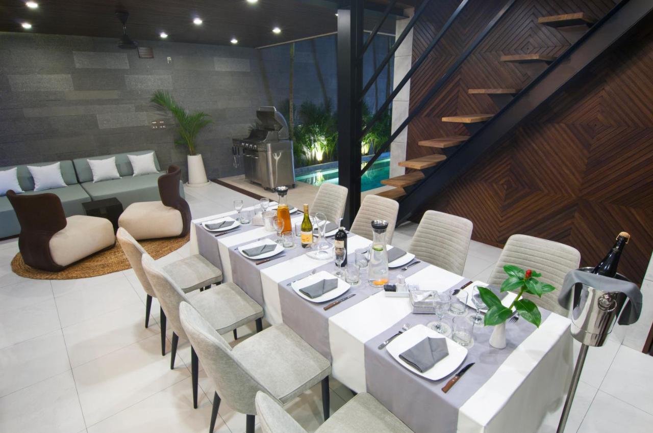 4Br Villa Kamis - Minggu Villas Seminyak エクステリア 写真